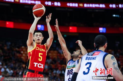 方硕投篮。图片来源：Osports全体育图片社