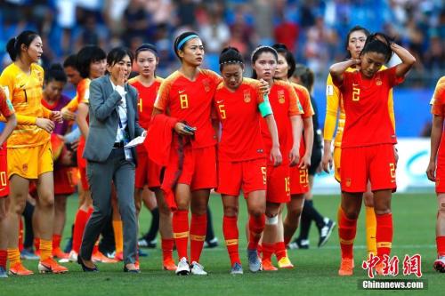 失败不足以打倒中国女足。 /p中新社记者 富田 摄